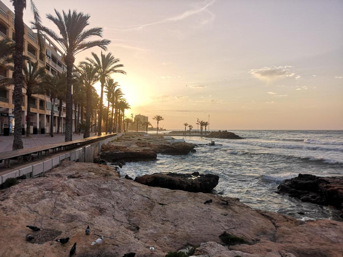 Del Mar 1 Deluxe Apartment Torrevieja Centrum Dış mekan fotoğraf