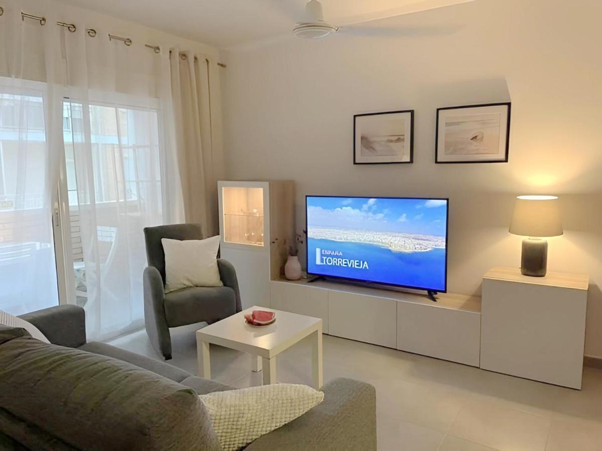 Del Mar 1 Deluxe Apartment Torrevieja Centrum Dış mekan fotoğraf